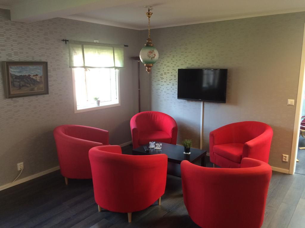 Foellingen Hotell Kisa Екстериор снимка